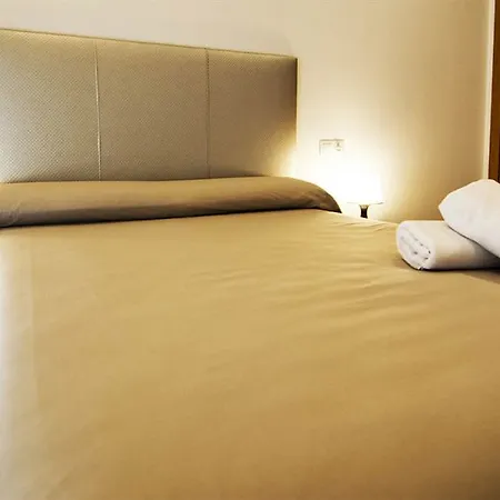 Plaza De La Luz Aparthotel 4*
